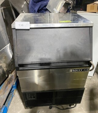 2003 Asbury Maxx Ice Stainless Steel Commercial Self Contained Undercounter Ice Machine! MODEL MIM250 SN: 02500320225 115V 