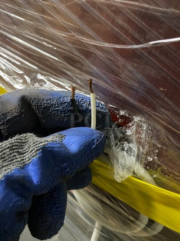 AMAZING! NEW! Leader Commercial 60" Glass Display Case Merchandiser! With Rear Access Doors! Storage Space Underneath! Wooden With Metal Frame! Perfect For Juul, Myle, & Jewelry Display! - Image 5 of 8