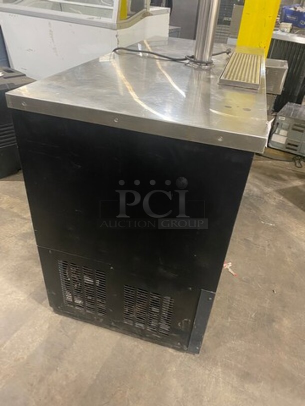 Everest Commercial Refrigerated Single Tap Kegerator! With Beer Tower! With 2 Door Underneath Storage Space! Model: EBB59 SN: BBB5914020021 115V 1 Phase - Image 2 of 10