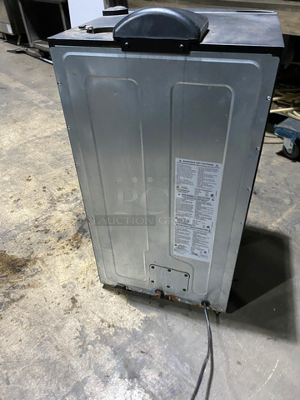 Master Built Commercial Electric Powered Smoker! With Metal Racks! 120V 60HZ 1 Phase - Image 3 of 8