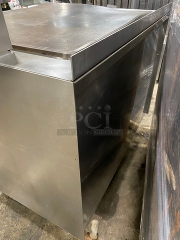 Electrolux Natural Gas Powered All Stainless Steel Plancha Flat Grill! ERMA Edition! Built On Stainless Steel Stand! On Legs! - Image 4 of 12