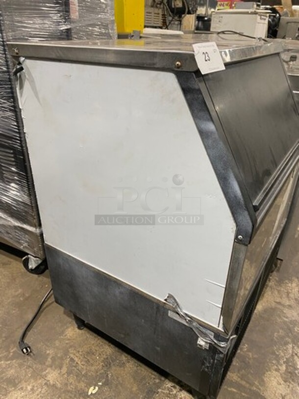 LATE MODEL! 2016 Berg Commercial Automatic Ice Maker Machine! Stainless Steel Body! On Legs! Model: BC250 SN: 22500716019 115V - Image 2 of 9