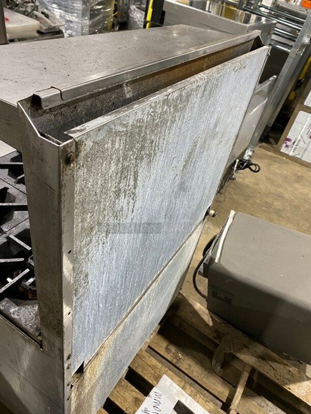 Stainless Steel Commercial Gas Powered 6 Burner Range w/ Oven, Over Shelf and Back Splash on Commercial Casters! - Image 4 of 9