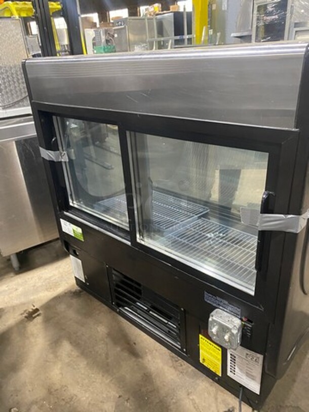 2014 Fogel Commercial Refrigerated Deli/ Bakery Display Case Merchandiser! With Curved Front Glass! With Rear Access Doors! Model: ELITE4PFUS SN: 140712538 115V 60HZ 1 Phase - Image 4 of 7