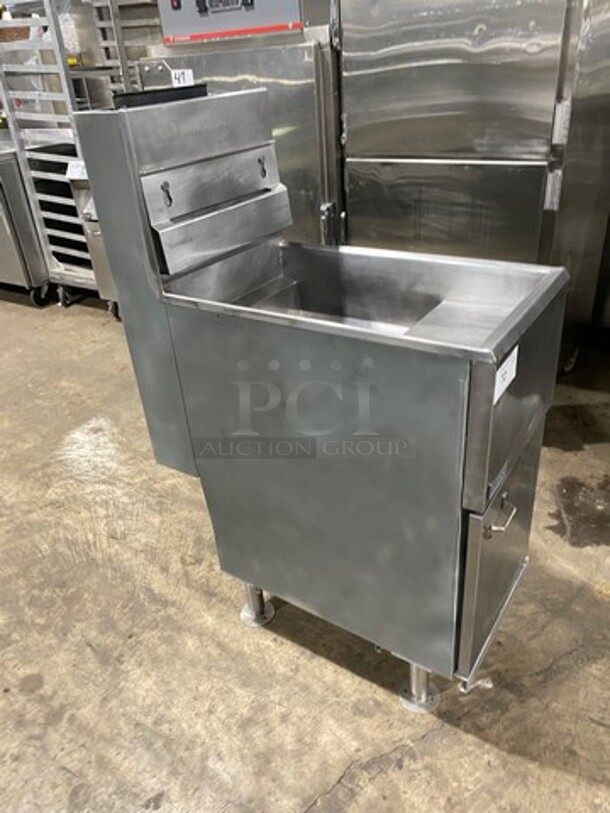 Pitco Commercial Natural Gas Powered Deep Fat Fryer! All Stainless Steel! On Legs! Model: 35C SN: G12HD039623 - Image 2 of 8
