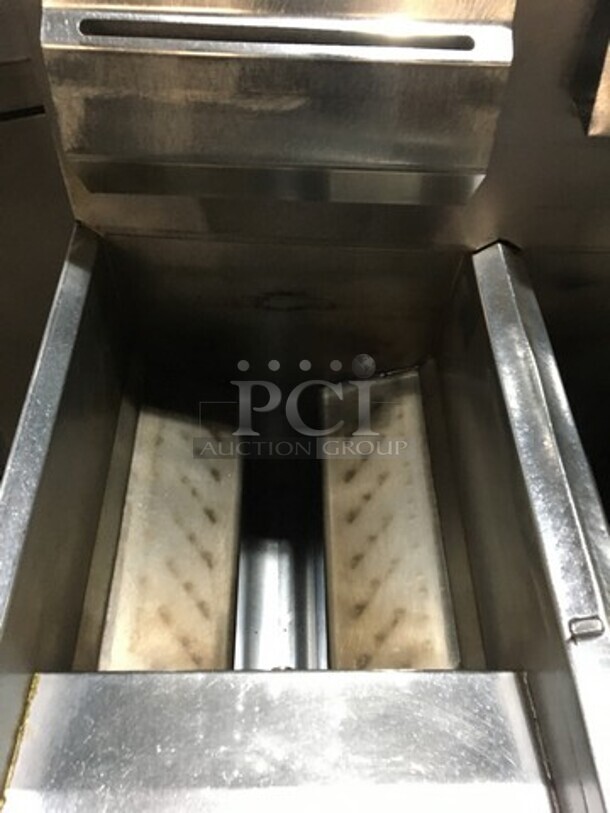 FAB! Frymaster Natural Gas Powered 3 Bay Deep Fat Fryer! With Middle Fryer Basket Rack! With Oil Filter System! All Stainless Steel! On Casters! Model FMPH355CSC Serial 0803IJ0021! - Image 6 of 12