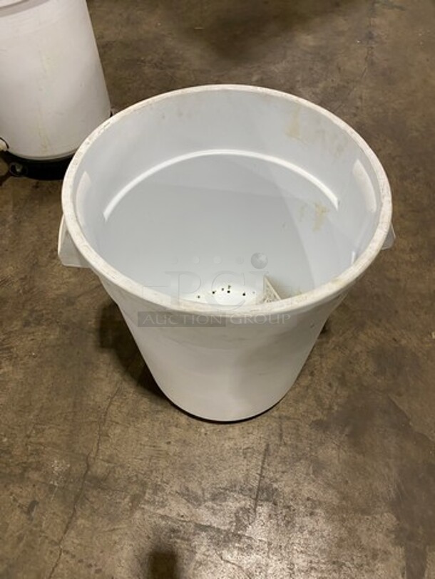 White Poly Trash Can! - Image 3 of 6