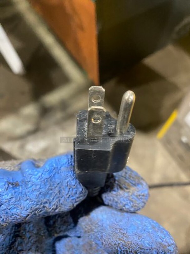 Commercial Countertop Dual Hopper Refrigerated Beverage Dispenser! Model: LYJLYP18L 110/130V - Image 8 of 8