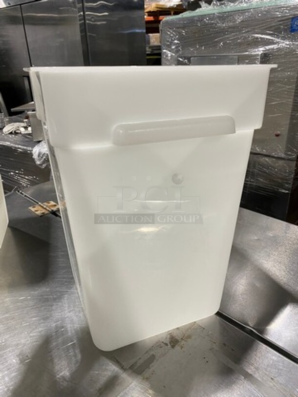 Cambro 22Qt White Poly Food Containers! 3x Your Bid! - Image 4 of 5