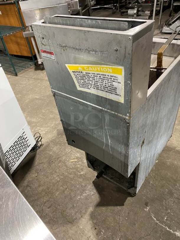Commercial Natural Gas Powered Deep Fat Fryer! With 2 Metal Frying Baskets! All Stainless Steel! On Legs! - Image 4 of 9