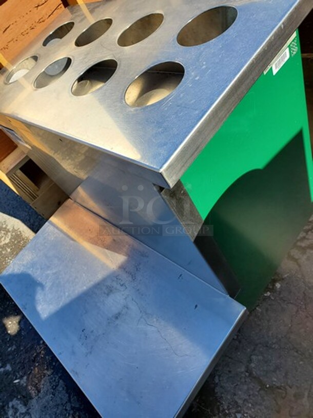 Colorpoint Portable Work Counter On Casters!  - Image 3 of 3