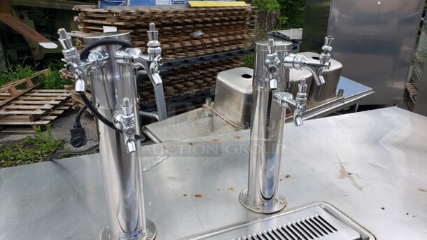 True TDD-4 90" Kegerator Beer Dispenser! - Image 6 of 9