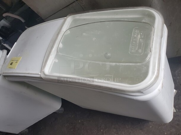 Baker's Mark Commercial Storage/Ingredient Bin, 6.6 Gallons Capacity Ingredient Storage Bin, On Wheels, White Shelf Ingredient Bin and Sliding Lid 30WX12DX27H - Image 2 of 2