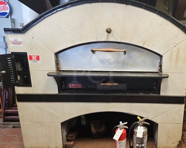 Marsal Single Pizza Deck Oven, Natural Gas, Holds (6) 18-in. pizzas
300-650 degrees F, Cooking surface is 2 in. thick, Baking chamber: 60 in. W x 36 in. D|Overall: 80 in. W x 44.25 in. D x 74 in. H - Image 2 of 7