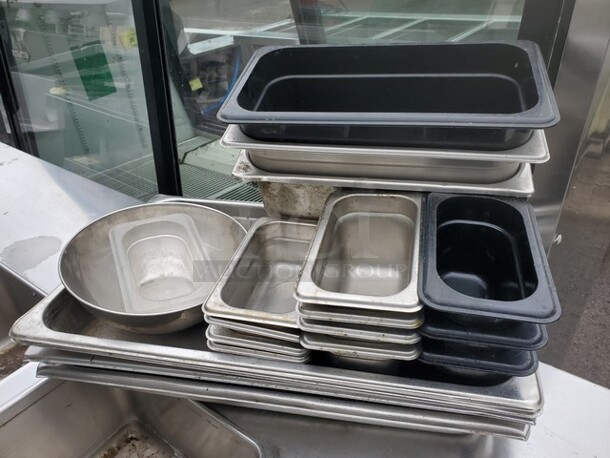 ALL ONE MONEY Lot of 18 Miscellaneous Food Pan! - Image 1 of 3