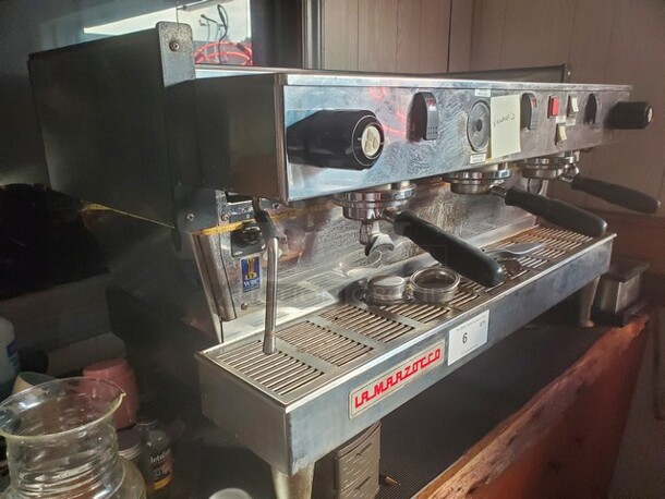 LA MARZOCCO LINEA 3EE Commercial Espresso Machine 208-240V 36X21X22 Very nice condition! - Image 4 of 5
