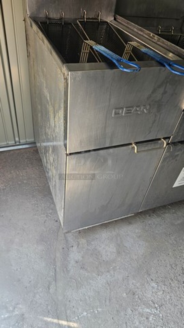 Dean 35 lb Capacity Natural Gas Fryer - Image 3 of 3
