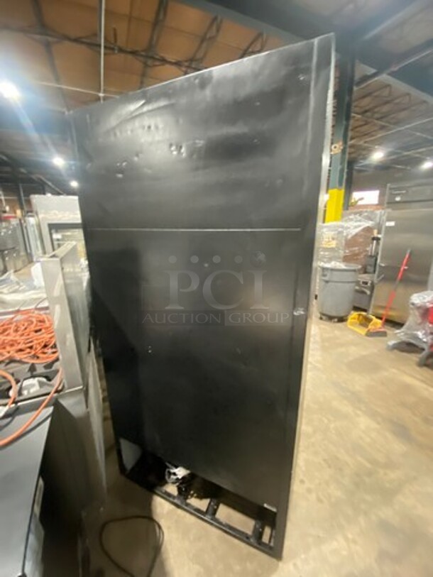 True Commercial 2 Sliding Door Reach In Refrigerator Merchandiser! With View Through Doors! With Poly Coated Racks! Model: GDM33 SN: 13089041 115V 60HZ 1 Phase - Image 4 of 8