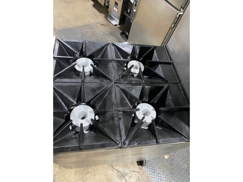 Nice! Extra Clean! Southbend All Stainless SteelNatural Gas Powered 4 Burner Oven/Range With Raised BackSplash! With Oven Underneath! On Caster Wheels! Working When Removed!  - Image 5 of 9