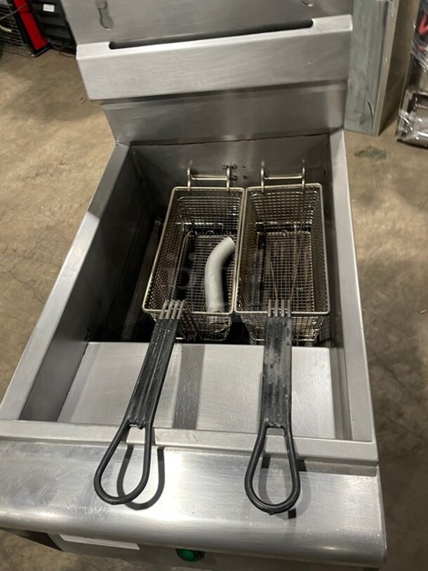 USR Cookline Commercial Electric Powered Stainless Steel Deep Fat Fryer! With Frying Baskets! On Legs! 240V! Model: SR114E! - Image 8 of 10