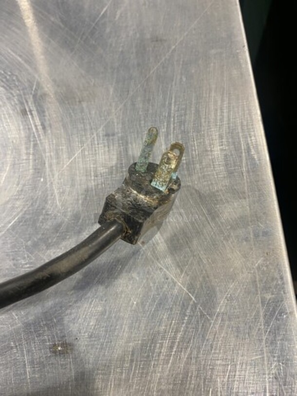 Delfield One Door Stainless Steel Lowboy Cooler Worktop! Model 406STAR2 Serial 0605036100681-T! 115V 1 Phase! On Casters!  - Image 7 of 7