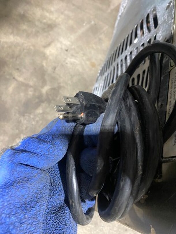 Everest Commercial Single Door Lowboy/ Worktop Cooler! All Stainless Steel! Model: ETBR1 SN: BTBR112100008 115V 60HZ 1 Phase - Image 8 of 8