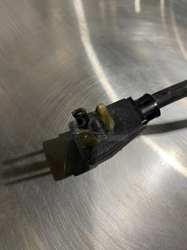 Master Bilt Commercial 2 Door Reach In Freezer Merchandiser! With View Through Doors! Poly Coated Racks! Model: BLG48HGP SN: 246266QGG01 115V 60HZ 1 Phase - Image 10 of 10