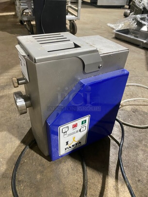 Arcobaleno Commercial Countertop Pasta Molder! Model: VETRI SN: 100931 120V 60HZ 1 Phase - Image 2 of 9