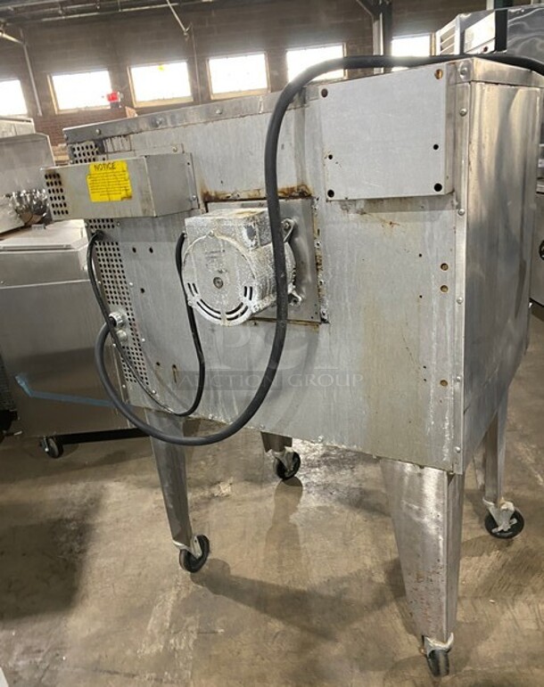 Southbend SL Series Stainless Steel Commercial Convection Oven w/ View Through Doors, Metal Oven Racks and Thermostatic Controls on Commercial Casters! Electric Powered! SN:18A80040 - Image 3 of 7