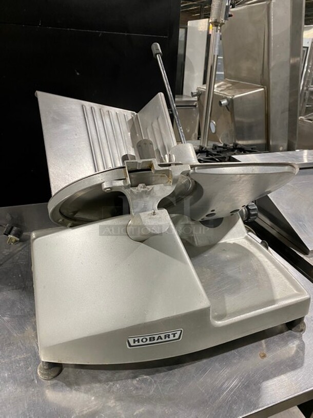Hobart Stainless Steel Commercial Countertop Meat Slicer! MODEL 2812 SN: 631004071 120V 1PH - Image 4 of 9
