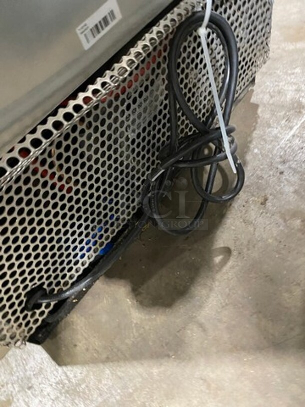 Nice! TRUE Stainless Steel Commercial Single Door Reach In Cooler Refrigerator! Model T-12-HC Serial 9932023! 115 Volts, 60 Hz 
1 Phase! - Image 7 of 7