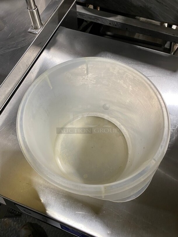 ALL ONE MOENY! Round Poly Food Holding/Storing Container! With Lid! - Image 4 of 5