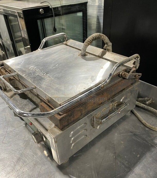 Waring Commercial Countertop Panini/Sandwich Supremo Grill! All Stainless Steel! Press With Ribbed Surface! Model: WPG250 120V - Image 2 of 8