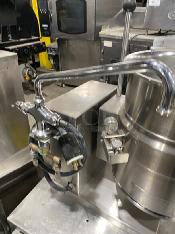 Cleveland Commercial Electric Powered Tilting Soup Kettle! All Stainless Steel! On Legs! Model: KET6T SN: WT504700A01 - Image 8 of 11