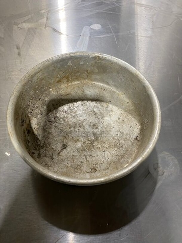 Round Metal 6" Baking Pans! 5x Your Bid! - Image 3 of 4
