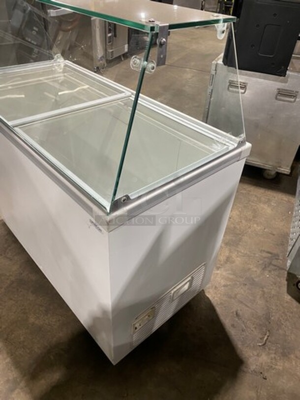 LATE MODEL! 2014 Fricon Commercial Reach Down Chest Freezer Merchandiser! With 2 Top Sliding Doors! With Sneeze Guard! On Casters! Model: THG7SG SN: 021080 115V 60HZ 1 Phase - Image 2 of 9