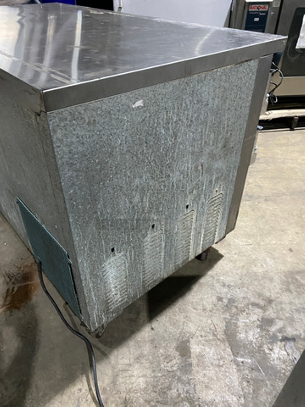 COOL! Leader Commercial 3 Door Lowboy/ Worktop Cooler! With Poly Coated Racks! All Stainless Steel! On Casters! Model: LB60SC SAN: GX02C1836 115V 60HZ 1 Phase - Image 4 of 8