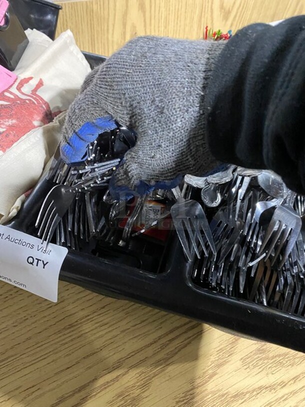 ALL ONE MONEY! Utensil Organizer w/ Utensils!  - Image 4 of 6