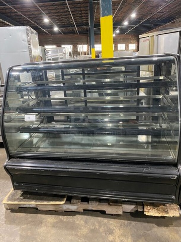 AMAZING Columbus Commercial Refrigerated Bakery/ Deli Display Case Merchandiser! With Curved Front Glass! With Rear Access Doors!
