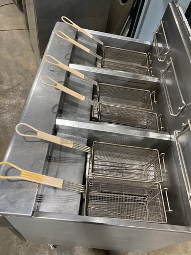Frymaster Commercial LP Powered 3 Bay Deep Fat Fryer! With Metal Frying Baskets! All Stainless Steel! On Casters! Model: FPPH355CSD SN: 1202IE0089 - Image 5 of 12