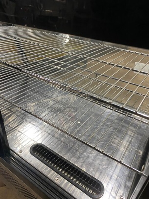 Omcan Commercial Countertop Refrigerated Display Case! WORKING WHEN REMOVED! Model: RSCN0160 SN: 2715742830124037 110V - Image 5 of 9