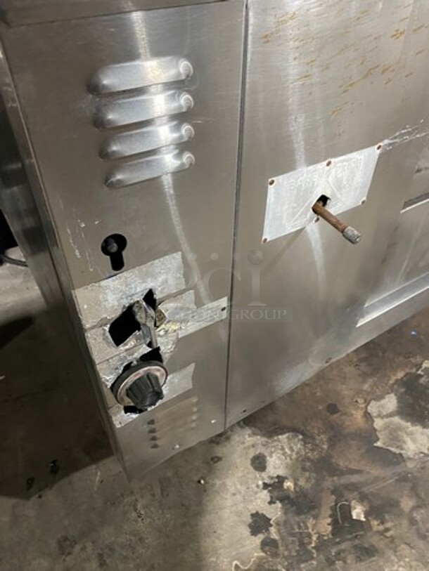 Bakers Pride Commercial Natural Gas Powered Double Deck Baking/ Pizza Oven! All Stainless Steel! 2x Your Bid Makes One Unit! SN: 09950 - Image 8 of 11