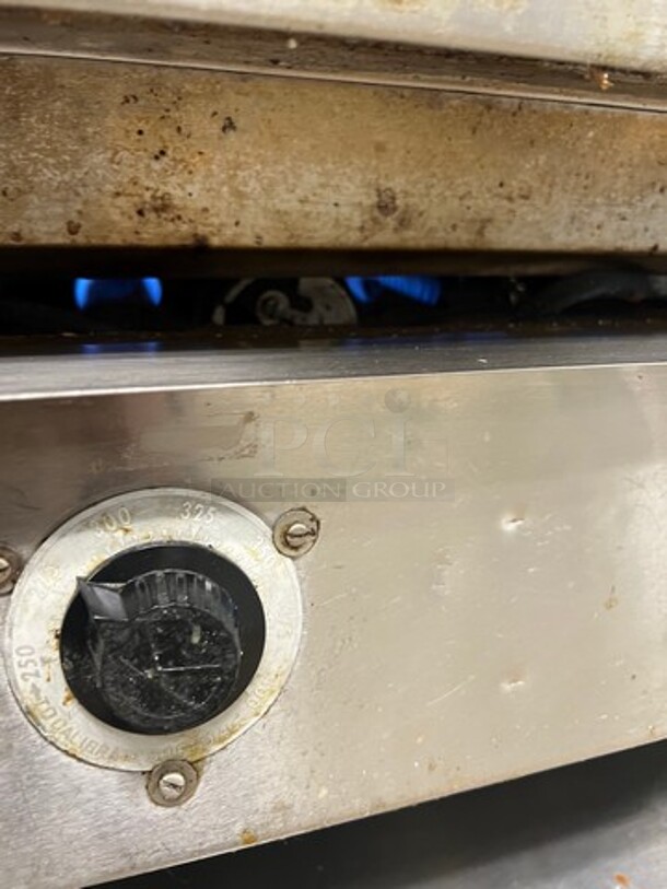 Keating Commercial Countertop Natural Gas Powered Flat Top Griddle! With Back And Side Splashes! All Stainless Steel! On Small Legs! WORKING WHEN REMOVED! Model: 60LD30 SN: GG32001 - Image 6 of 11