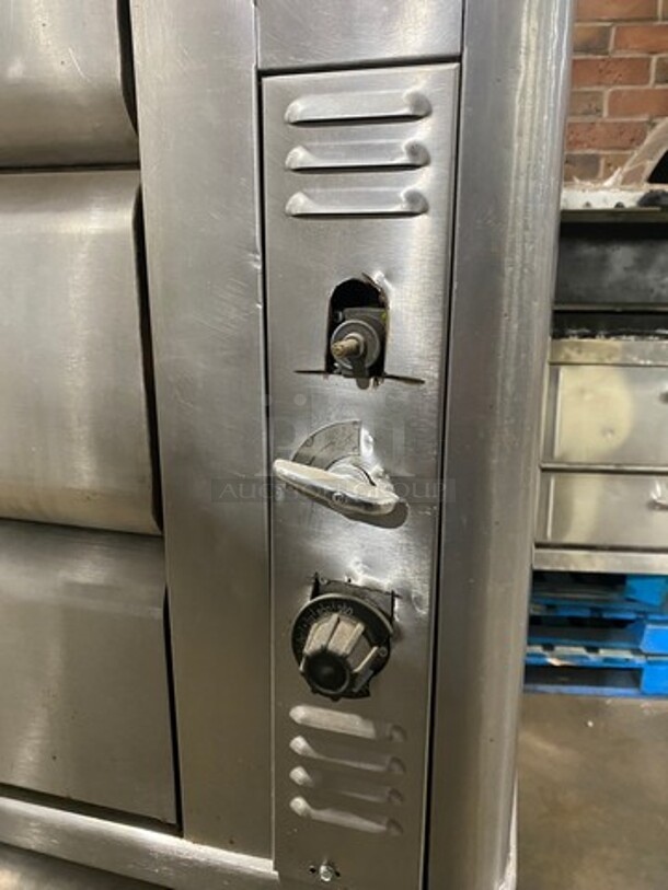 Blodgett Commercial Natural Gas Powered Double Deck Baking/ Pizza Oven! All Stainless Steel! On Legs! 2x Your Bid Makes One Unit! WORKING WHEN REMOVED! - Image 10 of 12