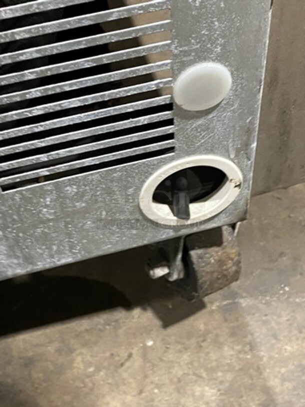 Beverage Air Commercial 2 Drawer Lowboy/ Worktop Cooler! Stainless Steel! On Casters! - Image 6 of 6