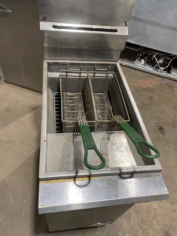 DCS Commercial Floor Style Natural Gas Powered Deep Fat Fryer! With Back Splash! All Stainless Steel! With 2 Frying Baskets! On Legs! Model: DCS-FSF-40N SN: 04C02444A! - Image 5 of 9