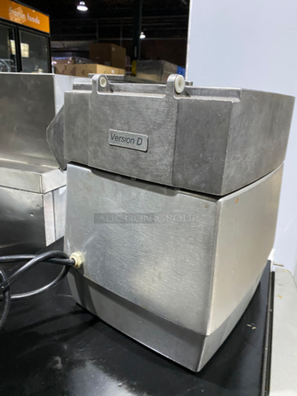 Nice! Robot Coupe Commercial Countertop Food Processor! All Stainless Steel! Model: R4X Series D! 115V 1 Phase!  - Image 4 of 9