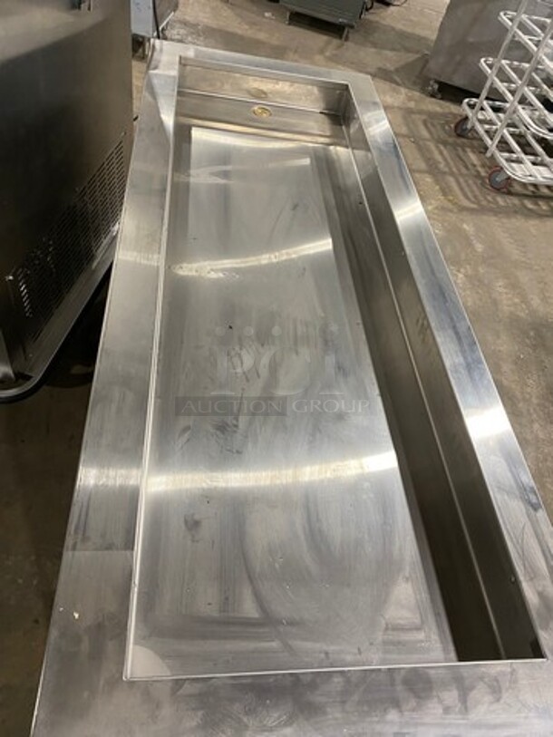 OUT OF THE BOX! NEVER USED! Bayonne Commerical 5 Bay Cold Pan/Cold Food Buffet Counter! With Folding Serving Counter! With 2 Shelf Storage Underneath! All Stainless Steel! On Legs! Model: CPM72 SN: 7195 120V 60HZ 1 Phase - Image 5 of 10