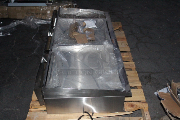BRAND NEW SCRATCH & DENT! Cooking Performance Group GM-CPG-60-NL 60" Gas Countertop Griddle with Manual Controls - 150,000 BTU. S/N 2306004028 60x29-5/16x16-3/4. Includes Propane Conversion Kit. Back right leg is missing.  - Image 5 of 7
