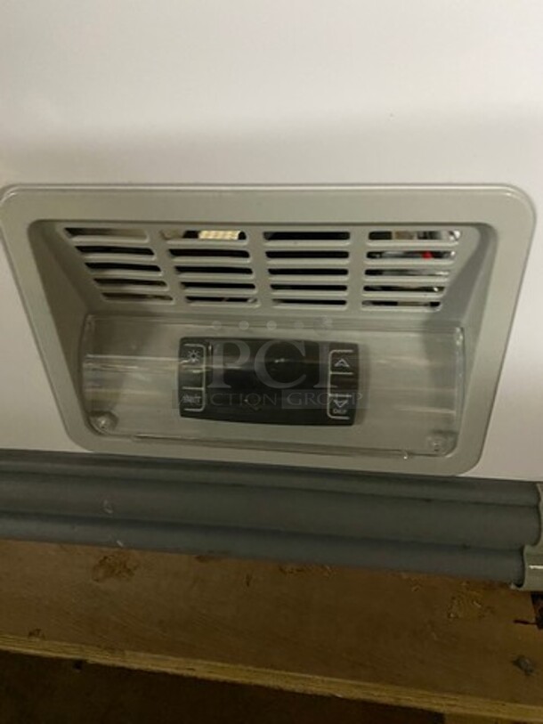 SCRATCH-N-DENT! Dukers Commercial Chest Freezer Showcase Merchandiser! With 2 View Through Sliding Top Doors! With Poly Coated Baskets! Powers On, Doesn't Go Down To Temp! Model: WD500Y SN: 0151000DUK200911201000936 115V 60HZ 1 Phase - Image 8 of 12